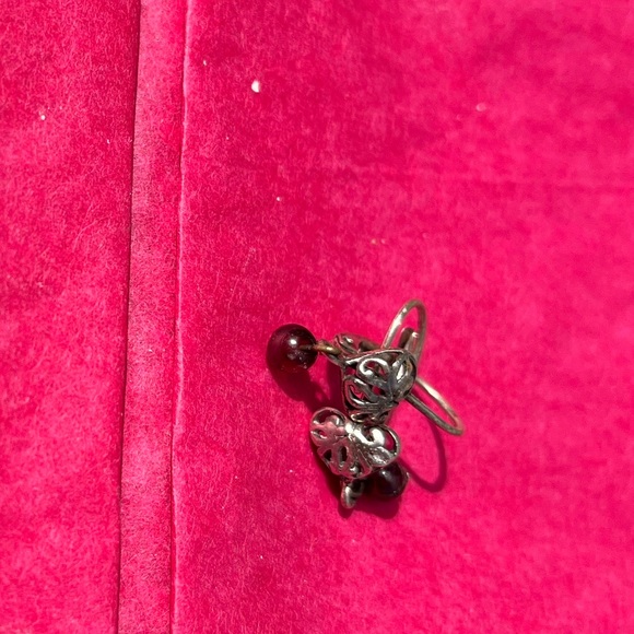 Vintage Tiny sterling silver heart earrings with red glass bead - Picture 2 of 4